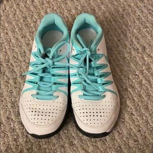 Nike women’s vapor court shoes